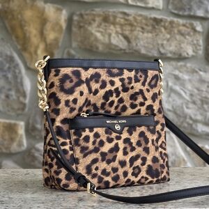 Michael Kors Morgan Medium Crossbody